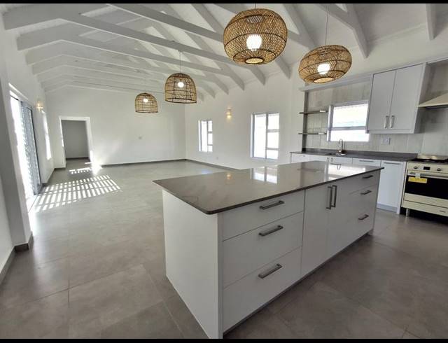 3 BEDROOM HOUSE FOR SALE IN GOLDEN MILE